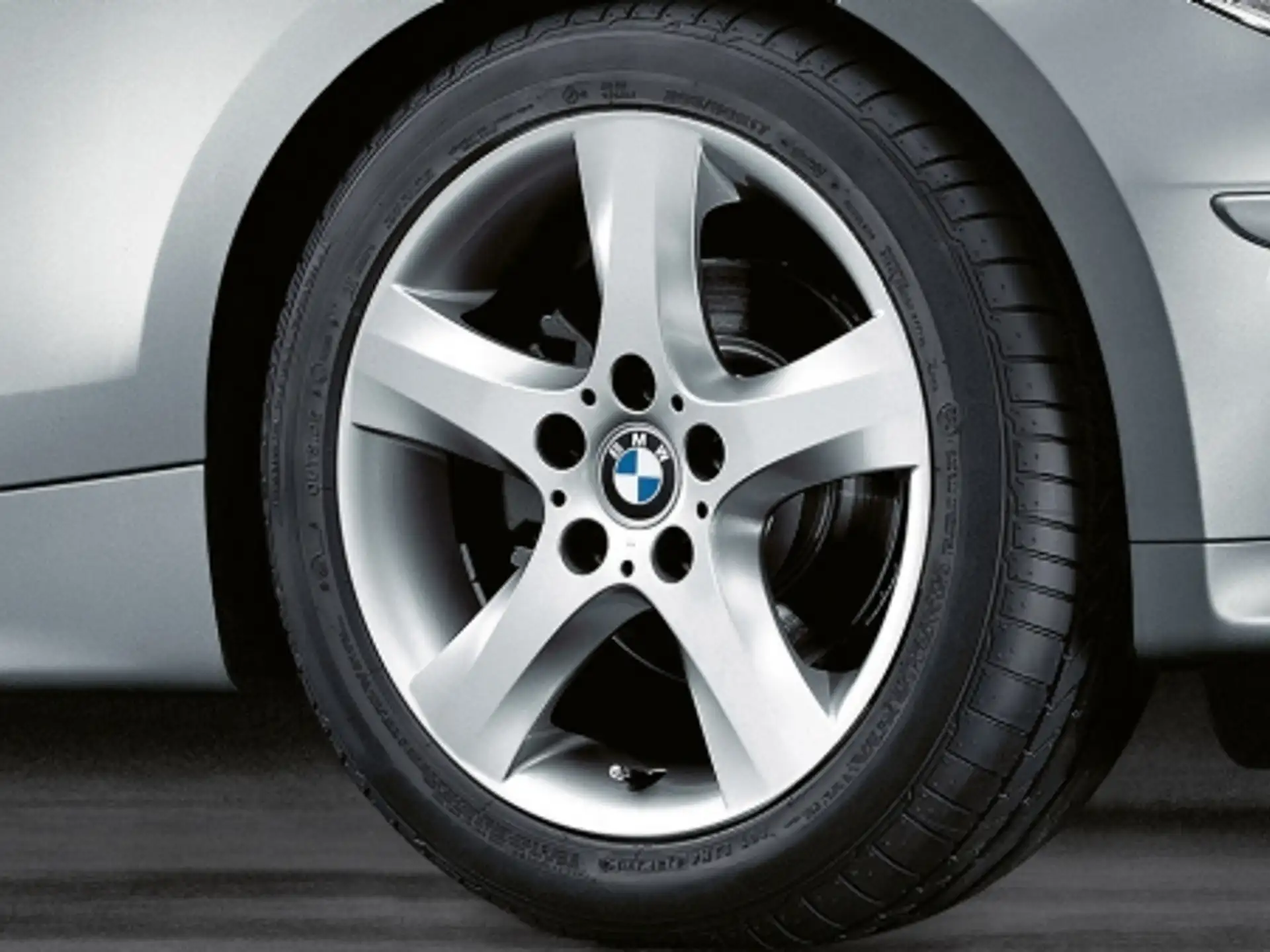 BMW Alufelge Sternspeiche 142 silber 7,5Jx17 ET47 1er E81/E82/E87/E88 Hinterachse
