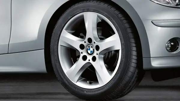 BMW Alufelge Sternspeiche 142 silber 7,5J ET47 1er E81/E82/E87/E8