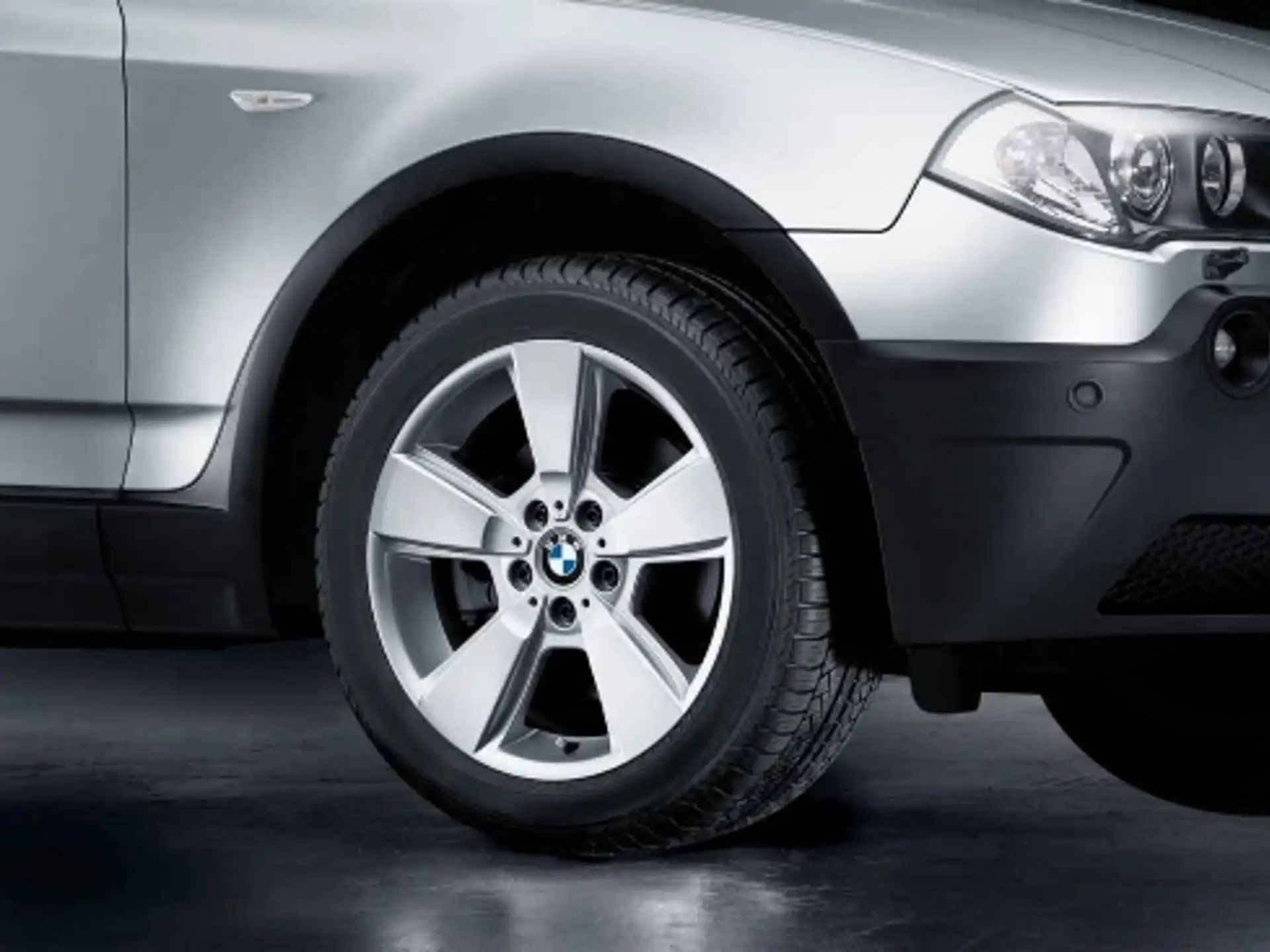 BMW Alufelge Sternspeiche 143 8Jx18 ET46 Silber X E83 Vorderachse / Hinterachse