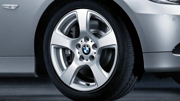 BMW Alufelge Sternspeiche 157 geschmiedet  8Jx17 ET34 3er E90/E91/E92/E93
