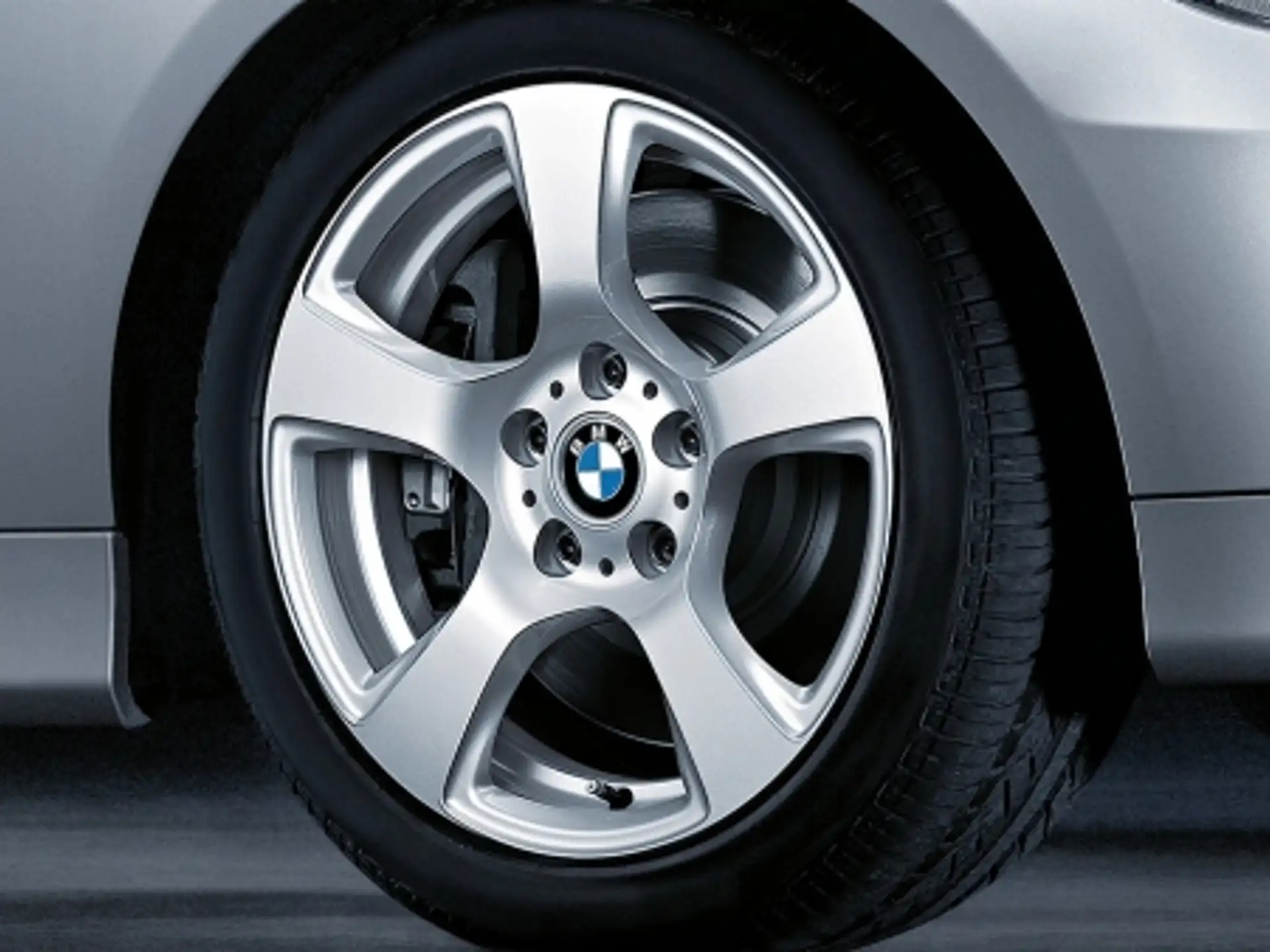 BMW Alufelge Sternspeiche 157 geschmiedet 8Jx17 ET34 3er E90/E91/E92/E93