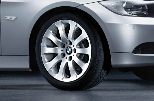 BMW Alufelge Sternspeiche 159 silber 8Jx17 ET34 3er E90/E91/E92/E93 Vorderachse / Hinterachse