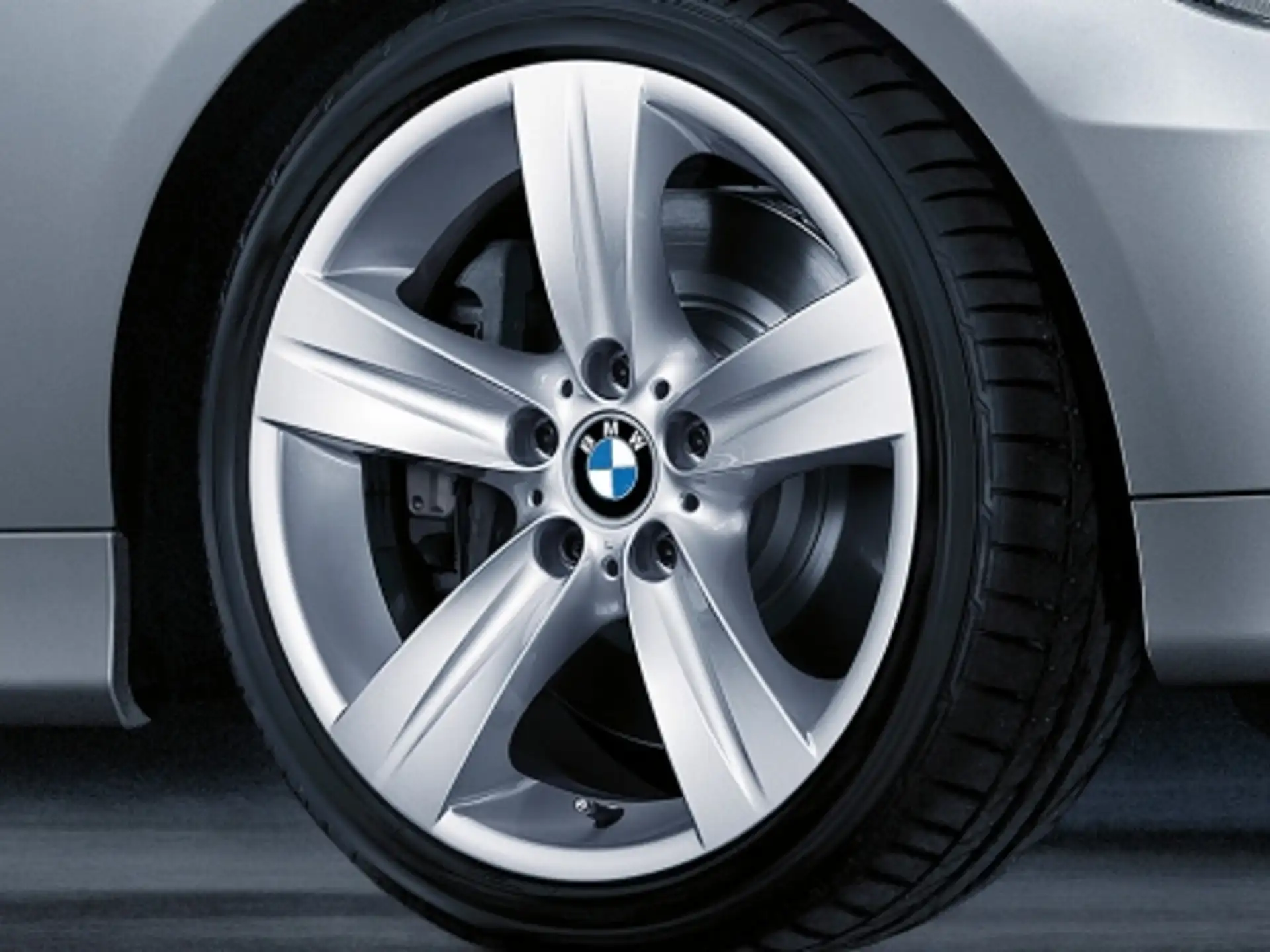 BMW Alufelge Sternspeiche 189 silber 8Jx18 ET34 3er E90/E91/E92/E93 Vorderachse