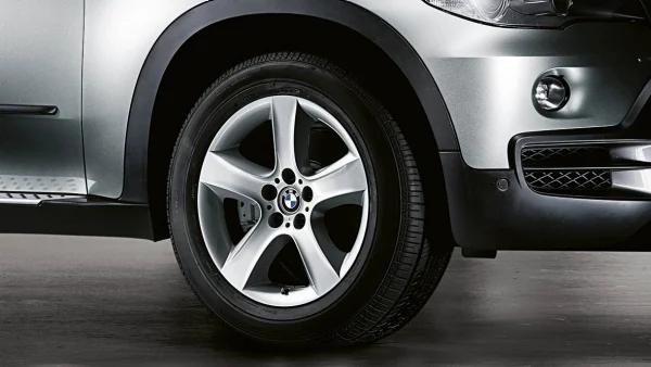 BMW Alufelge Sternspeiche 212 silber 9Jx19 ET48 X5 E70 X6 E71/E72 Vorderachse / Hinterachse