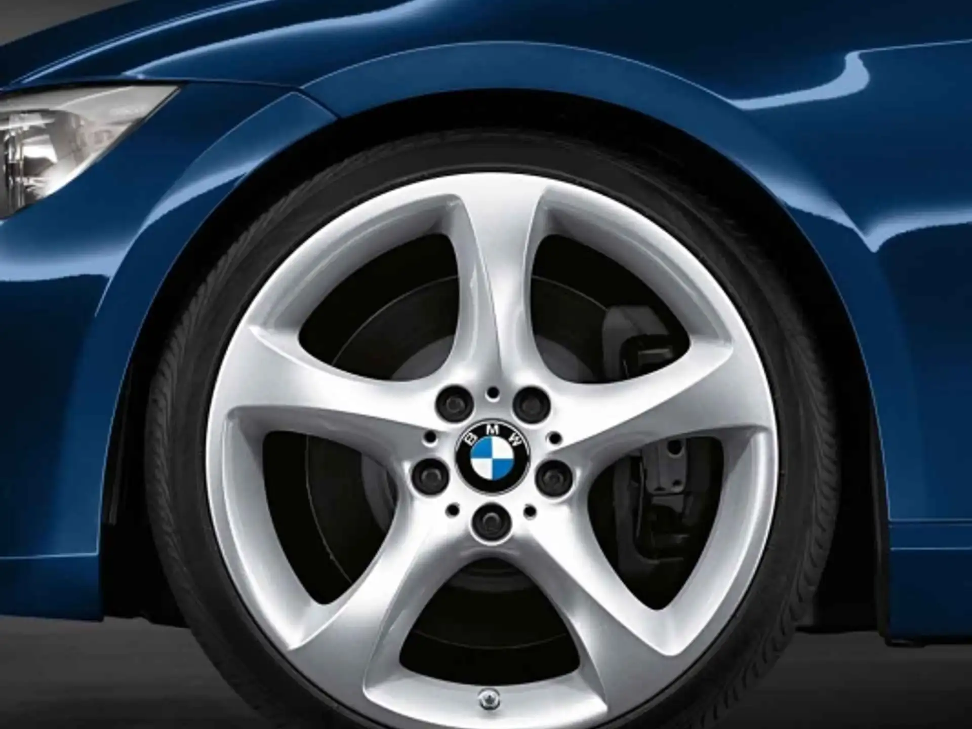 BMW Alufelge Sternspeiche 230 silber 8Jx19 ET37 3er E90/E91/E92/E93 Vorderachse