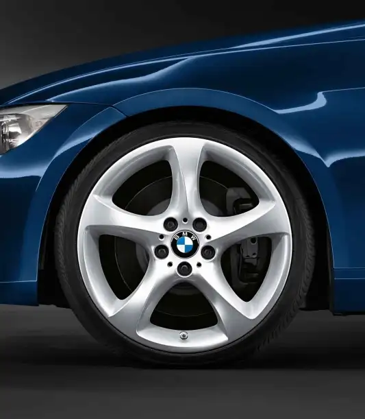 BMW Alufelge Sternspeiche 230 silber 8J ET37 3er E90/E91/E92/E93