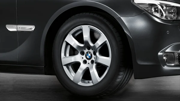 BMW Alufelge Sternspeiche 233 silber 8Jx17 ET30 7er F01/F02 