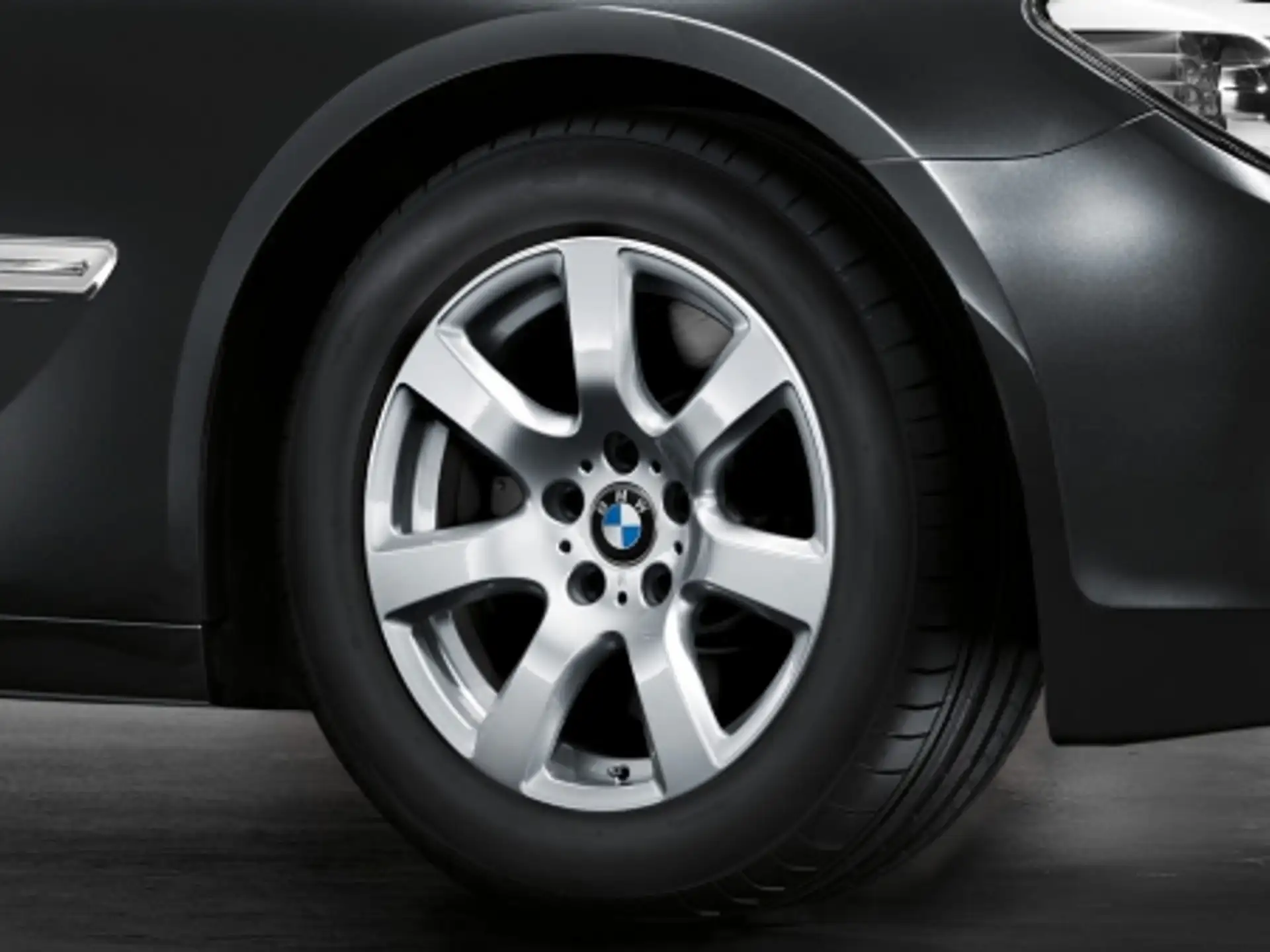 BMW Alufelge Sternspeiche 233 silber 8Jx17 ET30 7er F01/F02