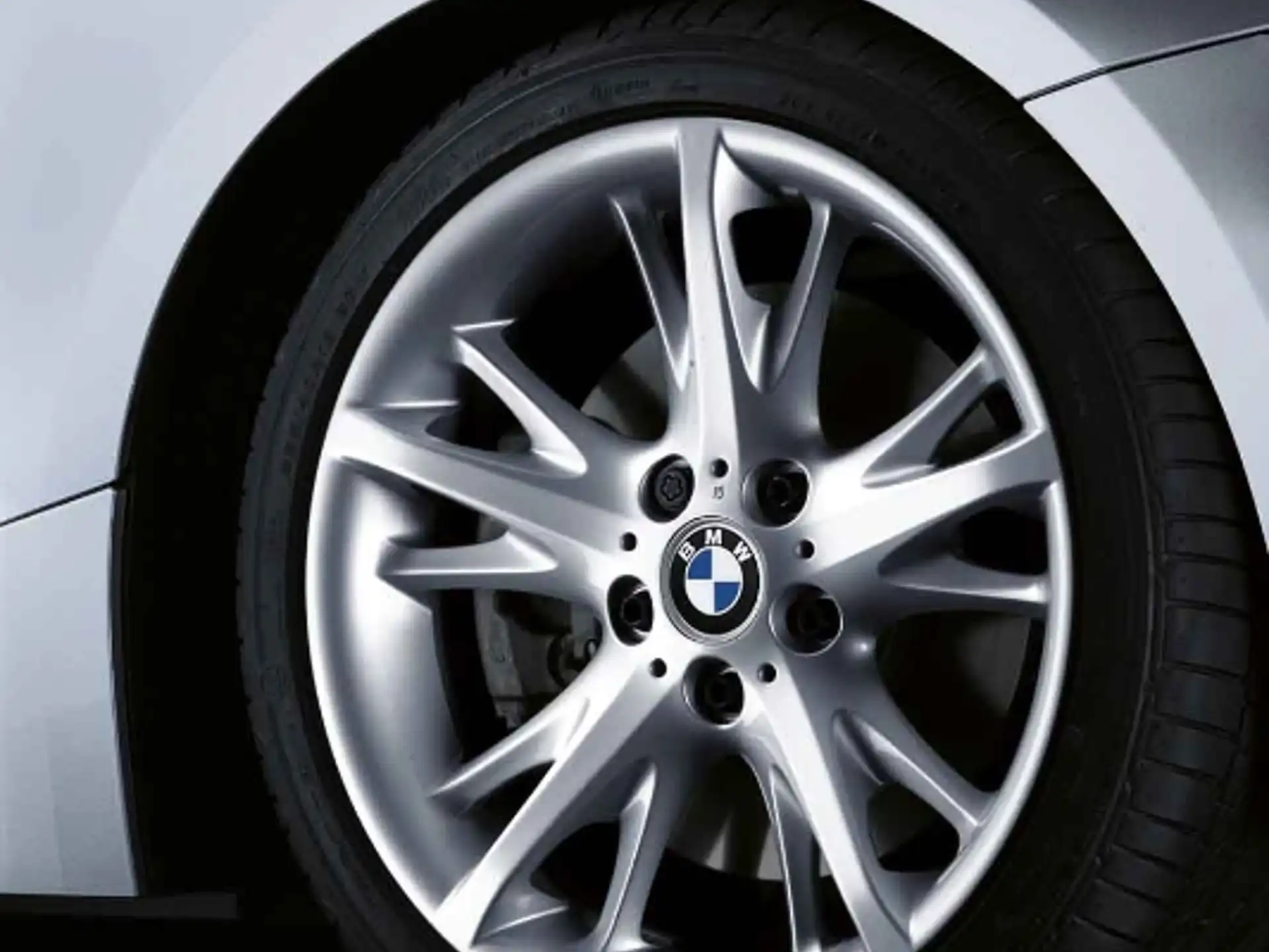 BMW Alufelge Sternspeiche 241 silber 8Jx18 ET47 Z4 E85/E86 Vorderachse
