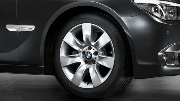 BMW Alufelge Sternspeiche 251 silber 9,5Jx19 ET39 5er F07 7er F01/F02/F04 