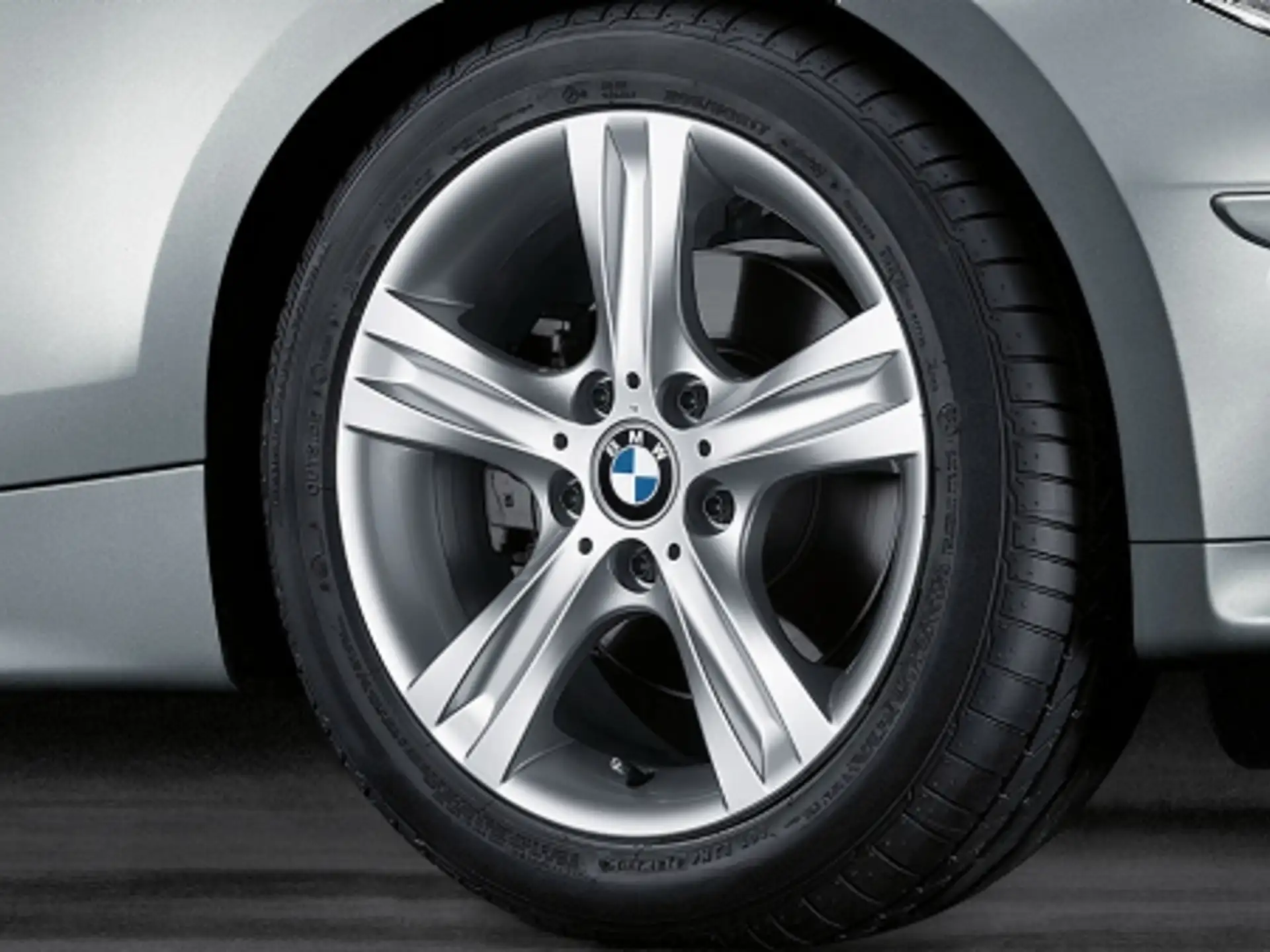 BMW Alufelge Sternspeiche 262 silber 7Jx17 ET47 1er E81/E82/E87/E88 Vorderachse / Hinterachse