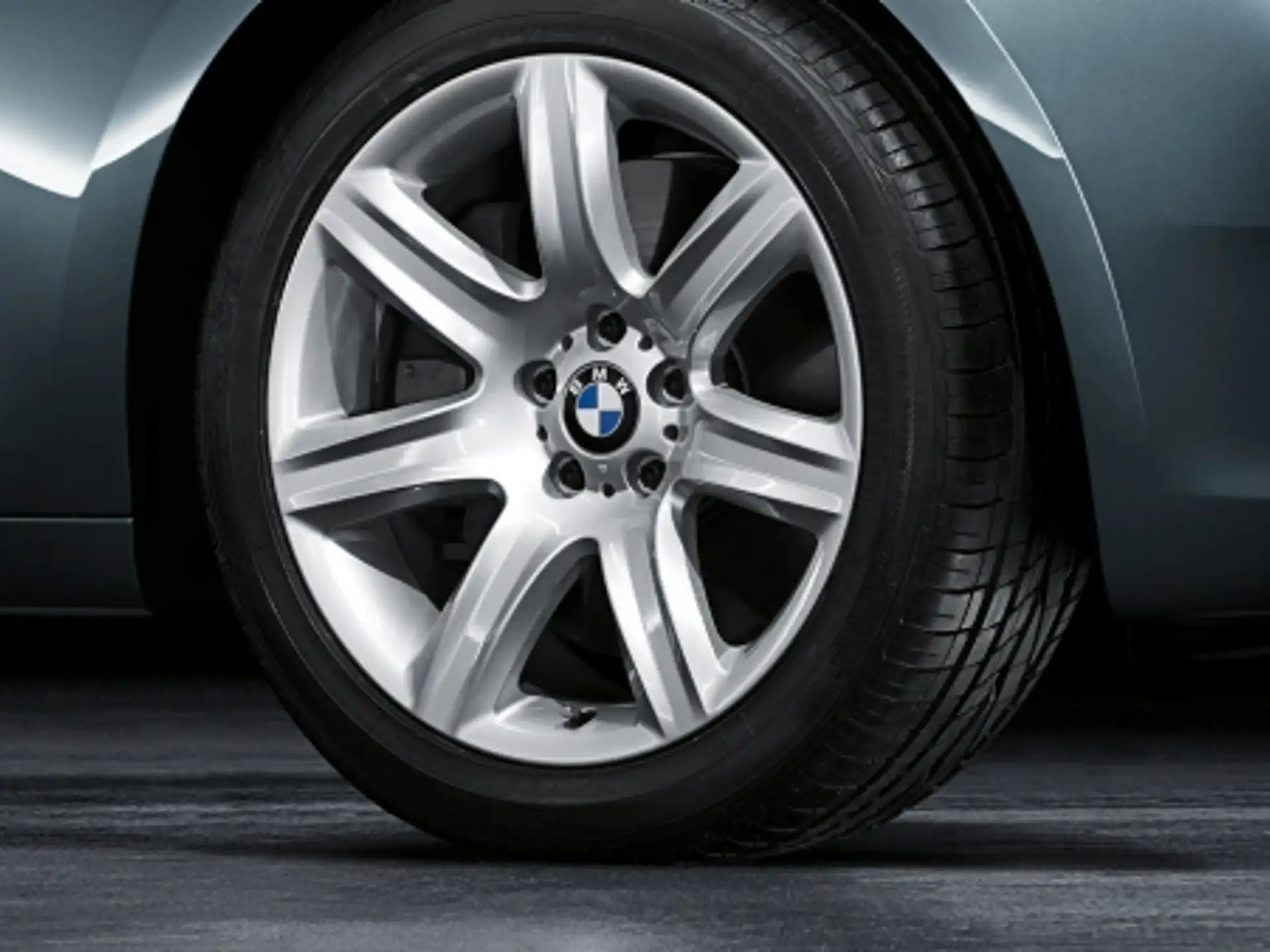 BMW Alufelge Sternspeiche 272 silber 9,5Jx19 ET39 5er F07