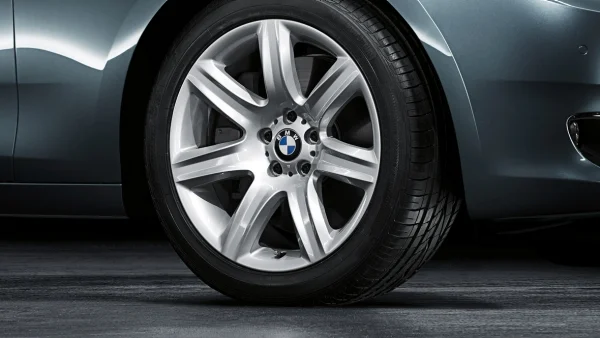 BMW Alufelge Sternspeiche 272 silber 8,5Jx19 ET25 5er F07 