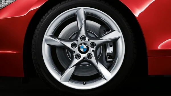 BMW Alufelge Sternspeiche 295 silber 8Jx18 ET29 Z4 E89 Vorderachse