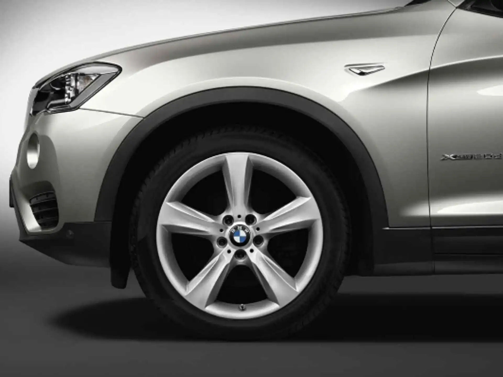 BMW Alufelge Sternspeiche 606 silber 8,5J x 19 ET 38 Vorderachse