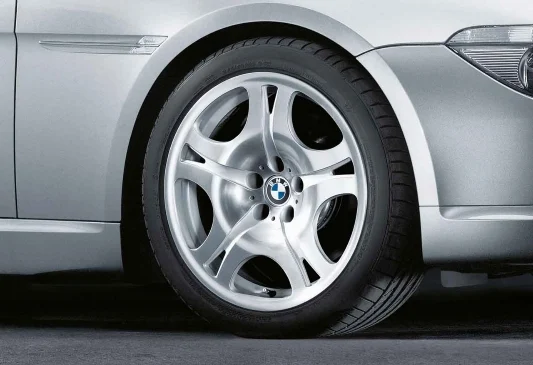 BMW Alufelge Sternspeiche 92 9J x 19 ET 18 Poliert Hinterachse