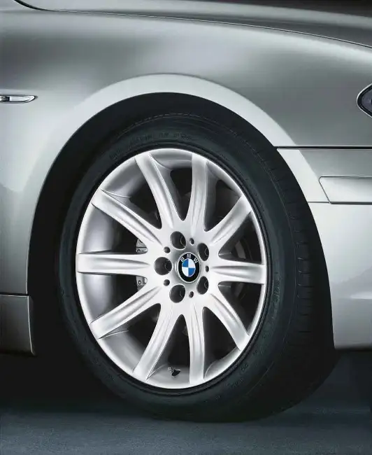 BMW Alufelge Sternspeiche 95 10J ET 24 Silber 7er E65/E66 Hintera