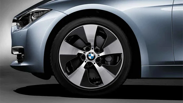 BMW Alufelge Streamline 419 silber/glanzgedreht 8Jx18 ET34 3er F30/F31/F34 GT 4er F33/F36 (rechte Fahrzeugseite)