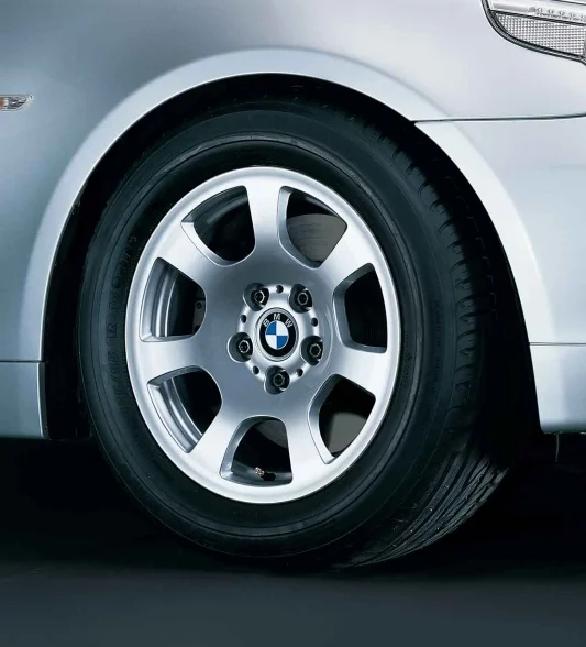 BMW Alufelge Trapezspeiche 134 silber 7Jx16 ET20 5er E60/E61 Vorderachse / Hinterachse