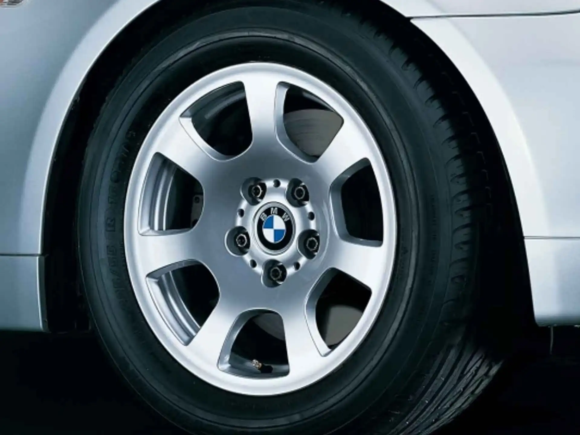BMW Alufelge Trapezspeiche 134 silber 7Jx16 ET20 5er E60/E61 Vorderachse / Hinterachse