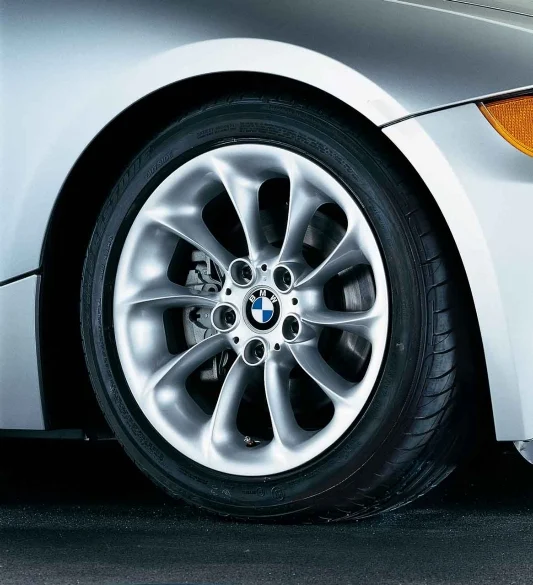 BMW Alufelge Turbinenstyling 106 8J x 17 ET 47 Silber Vorderachse / Hinterachse