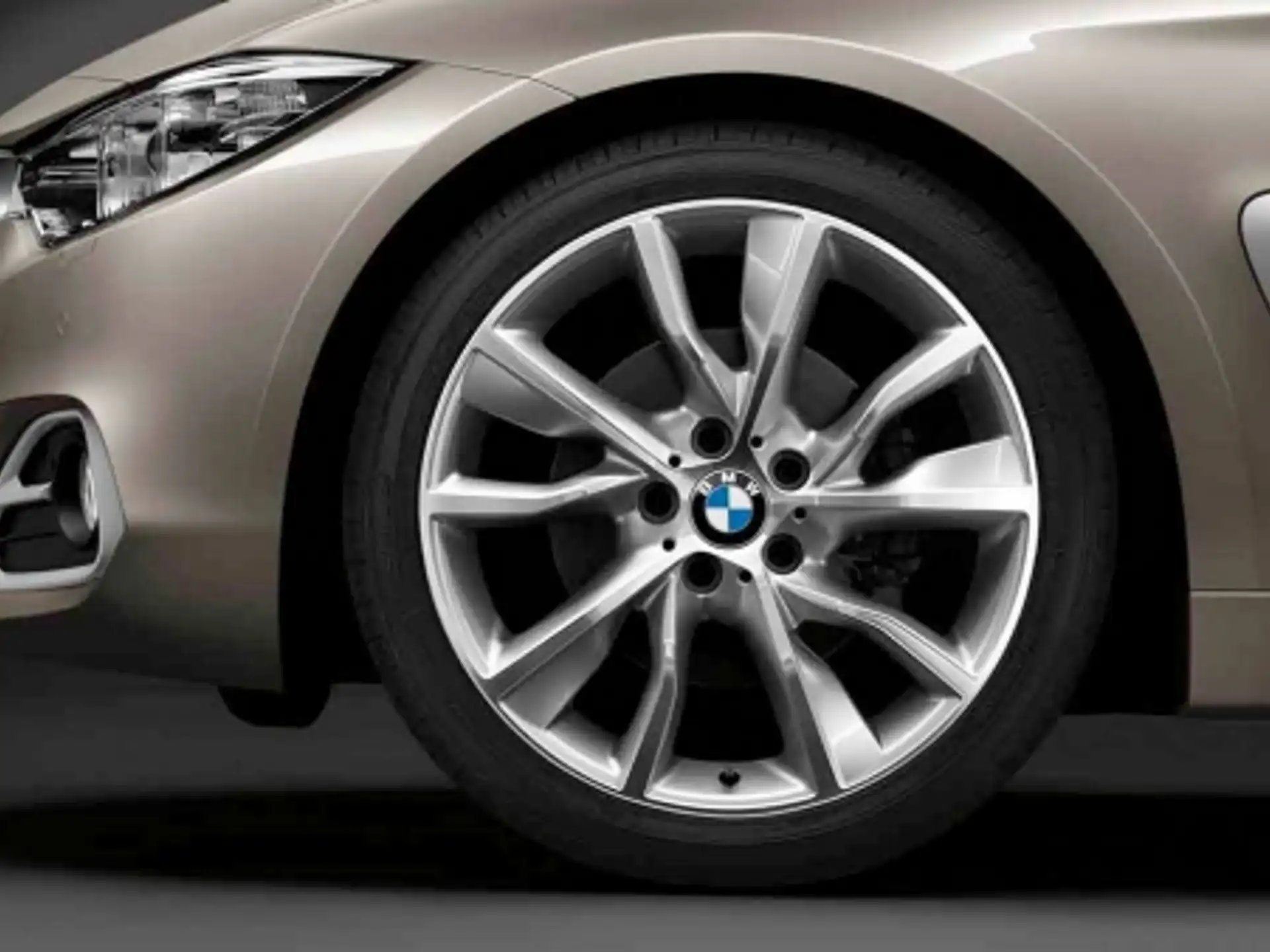 BMW Alufelge Turbinenstyling 402 silber/glanzgedreht 8,5Jx19 ET47 3er F30/F31 4er F32/F33/F36