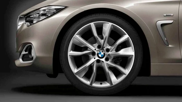 BMW Alufelge Turbinenstyling 402 silber/glanzgedreht 8Jx19 ET36 3er F30/F31 4er F32/F33/F36