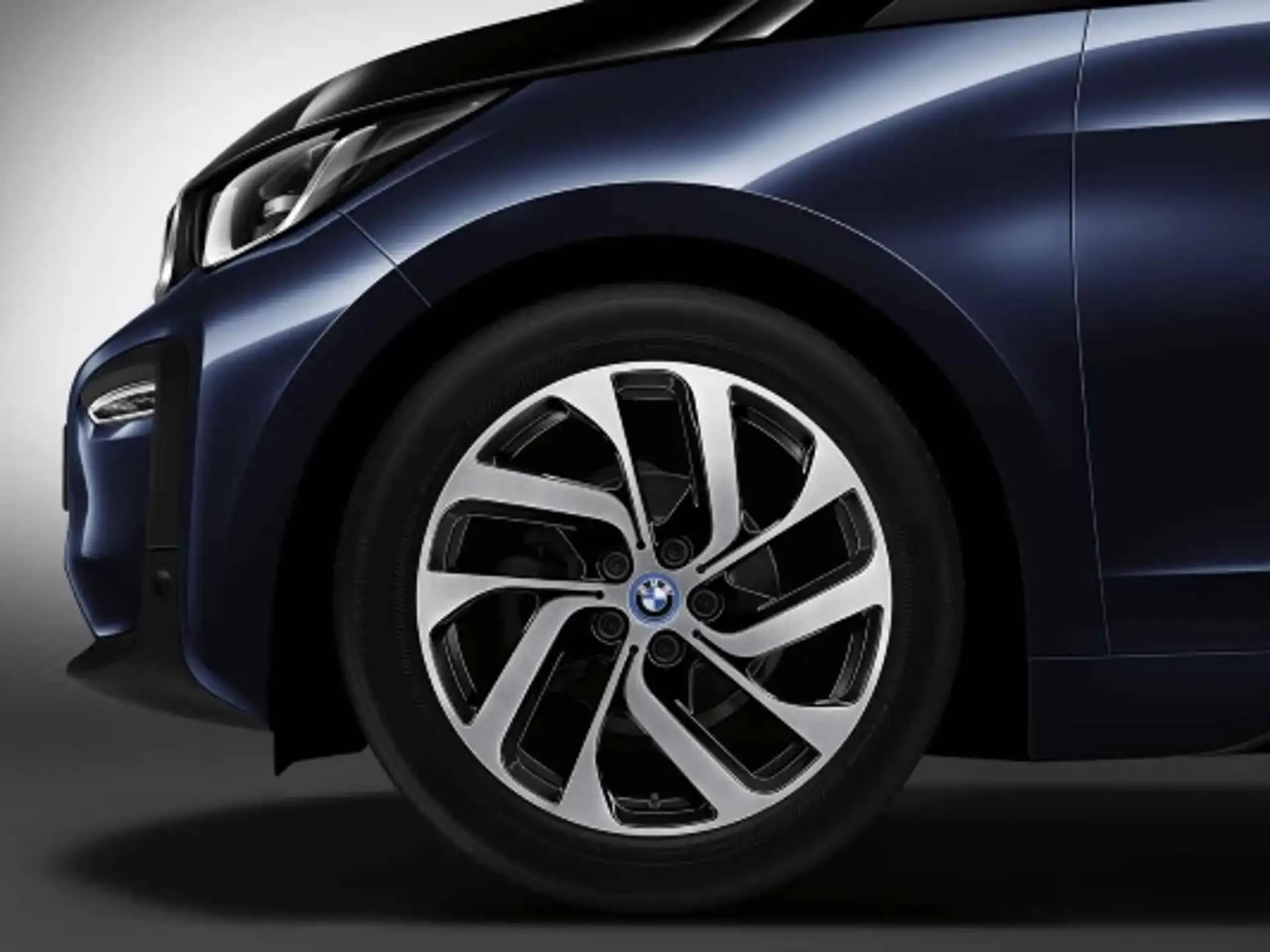 BMW Alufelge Turbinenstyling 428 jet black uni/glanzgedreht 5Jx19 ET43 i3 I01