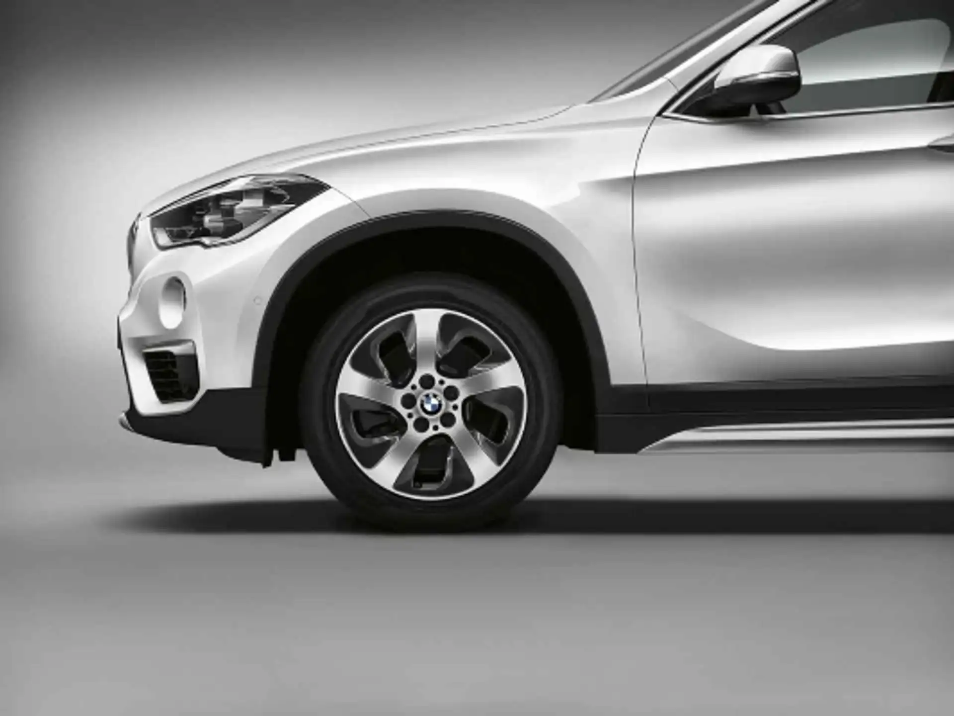 BMW Alufelge Turbinenstyling 561 schwarz glänzend 7,5J x 17 ET 52 Vorderachse / Hinterachse (rechte Fahrzeugseite)
