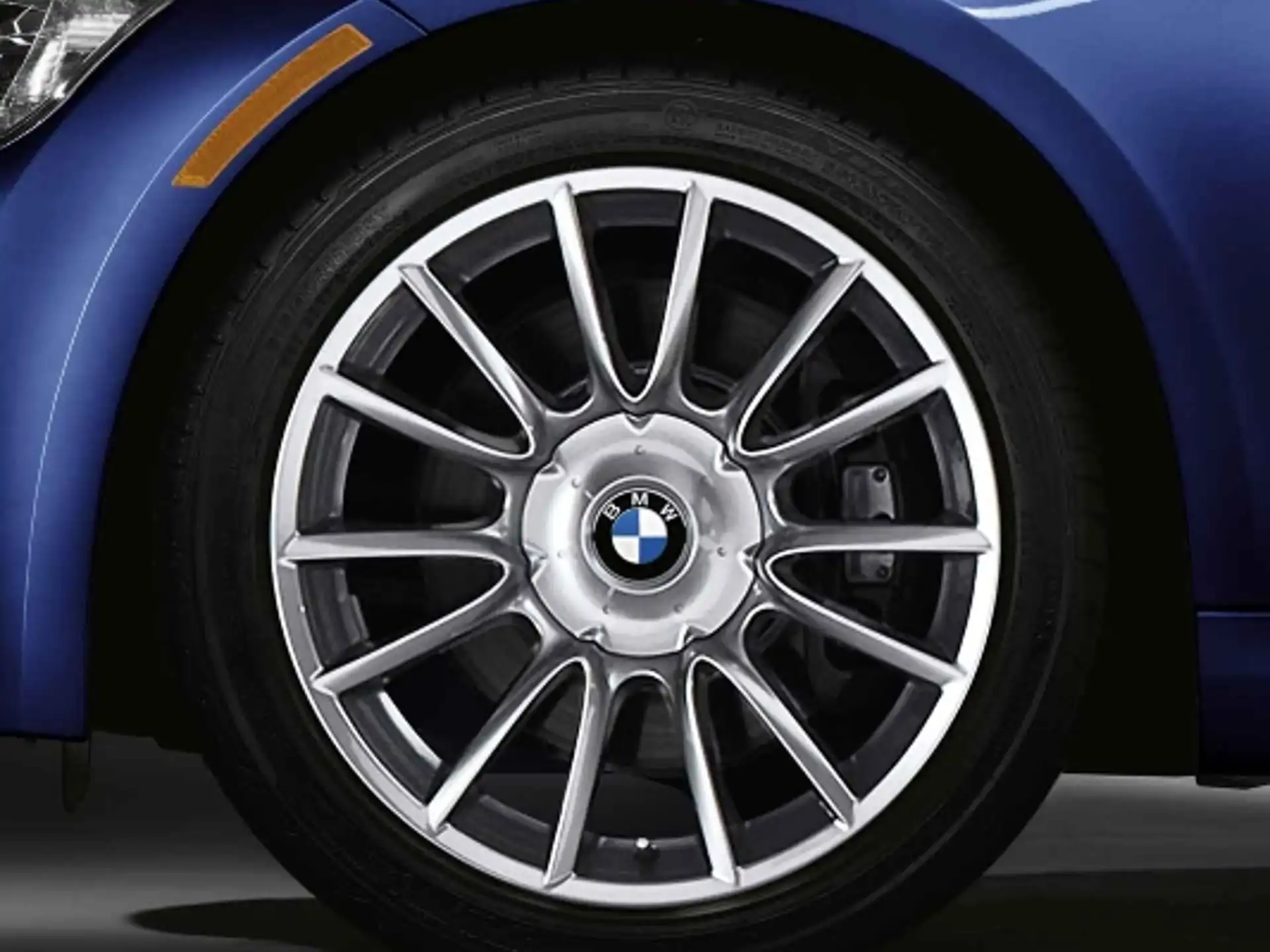 BMW Alufelge V-Speiche 152 silber 8Jx18 ET34 3er E90/E91/E92/E93