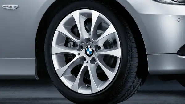 BMW Alufelge V-Speiche 188 silber 8,5J ET37 3er E90/E91/E92/E93 H