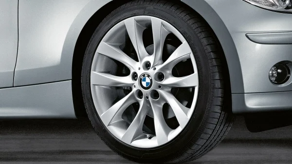 BMW Alufelge V-Speiche 217 silber 8,5Jx18 ET52 1er E81/E82/E87/E88 Hinterachse