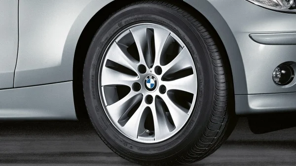 BMW Alufelge V-Speiche 229 silber 7Jx16 ET44 1er E81/E82/E87/E88 Vorderachse / Hinterachse