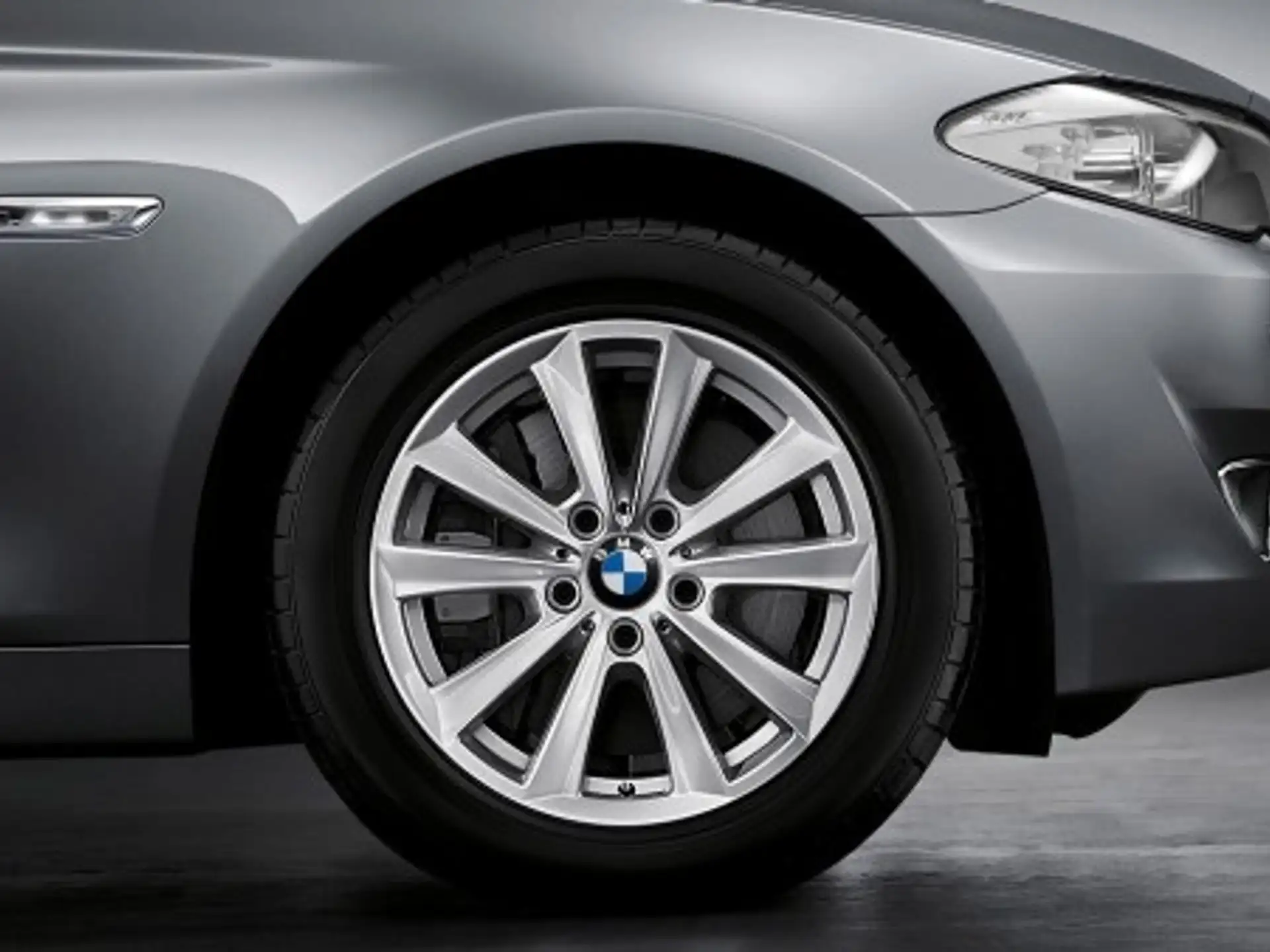 BMW Alufelge V-Speiche 236 17 Zoll silber
