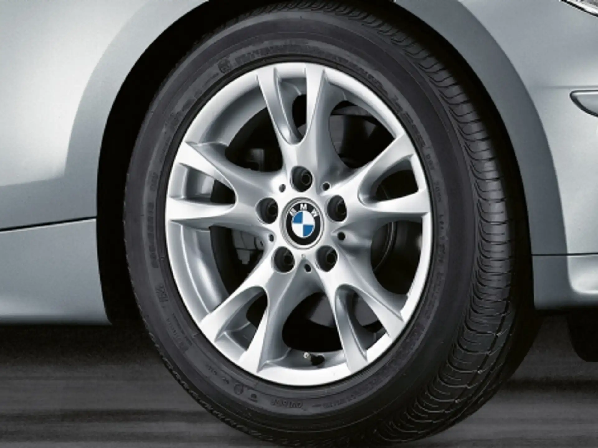 BMW Alufelge V-Speiche 255 silber 7Jx16 ET44 1er E81/E82/E87/E88 Vorderachse / Hinterachse