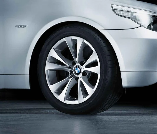 BMW Alufelge V-Speiche 277 silber 8Jx17 ET43 5er E60/E61 Vorderachse / Hinterachse