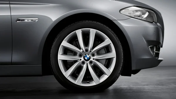 BMW Alufelge V-Speiche 331 silber 8,5Jx19 ET33 5er F10/F11 6er F06/F12/F13