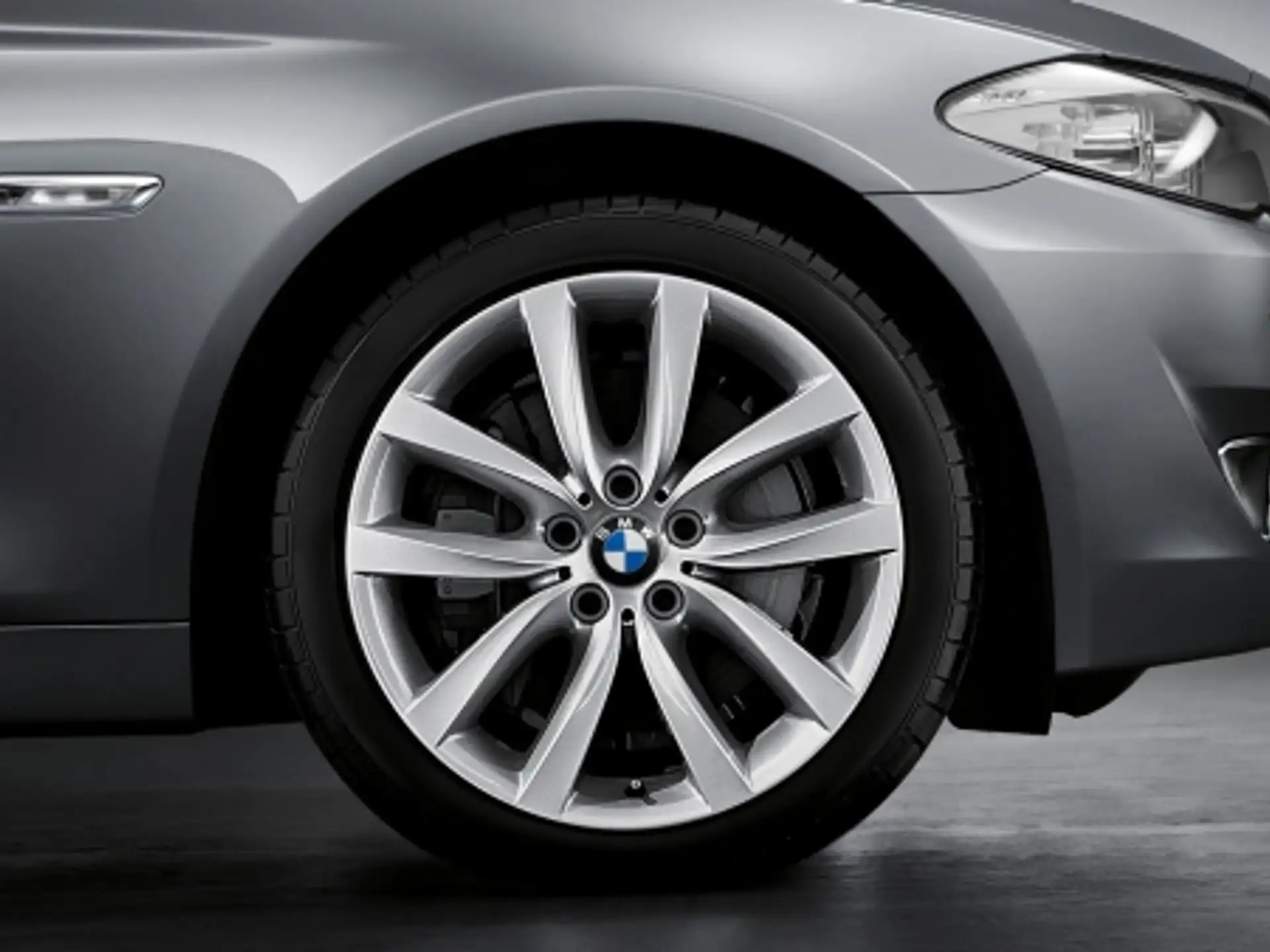 BMW Alufelge V-Speiche 331 silber 8,5Jx19 ET33 5er F10/F11 6er F06/F12/F13