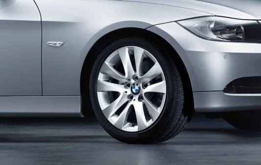 BMW Alufelge V-Speiche 338 silber 8Jx17 ET34 3er E90/E91/E92/E93 Vorderachse/Hinterachse