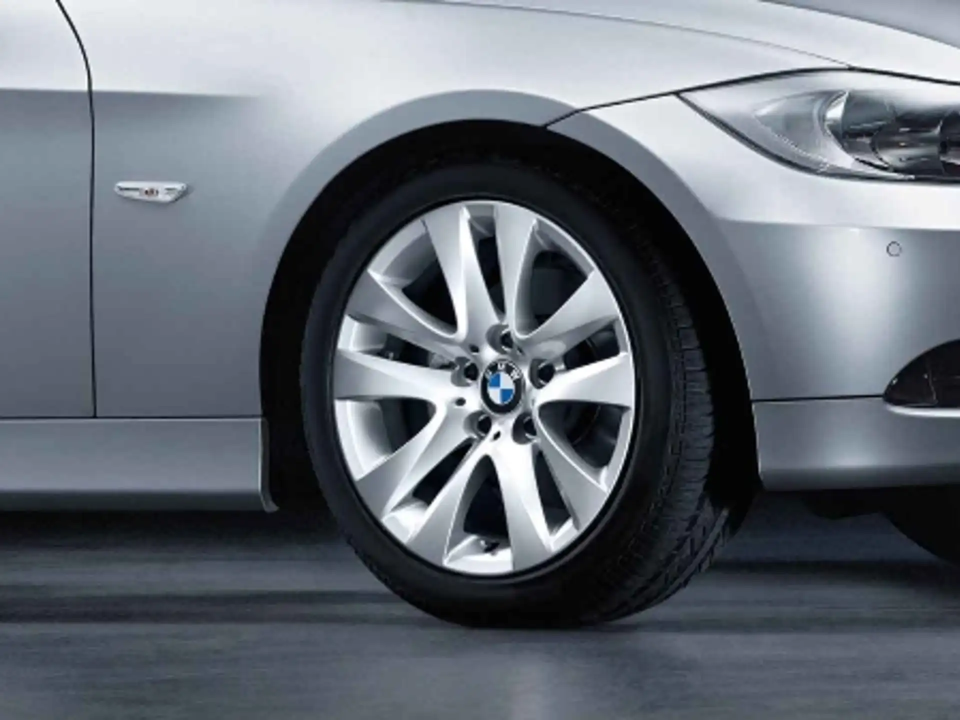 BMW Alufelge V-Speiche 338 silber 8Jx17 ET34 3er E90/E91/E92/E93 Vorderachse/Hinterachse