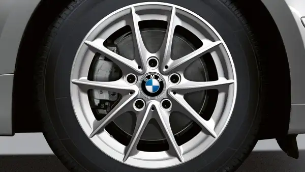 BMW Alufelge V-Speiche 360 silber 7J ET44 1er E81/E82/E87/E88 Vor