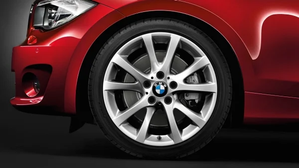 BMW Alufelge V-Speiche 372 silber 8,5Jx18 ET52 1er E81/E82/E87/E88 Hinterachse
