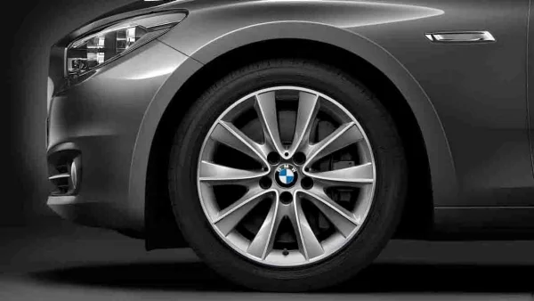 BMW Alufelge V-Speiche 425 silber/glanzgedreht 8Jx18 ET30 5er F07 6er F06/F12/F13 7er F01/F02/F04 