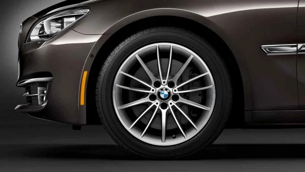 BMW Alufelge V-Speiche 426 8,5Jx19 ET25 silber/glanzgedreht 5er F07 GT 7er F01/F02/F04
