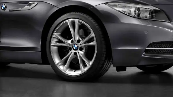 BMW Alufelge V-Speiche 515 silber/glanzgedreht 8J ET29 Z4 E89 - Z