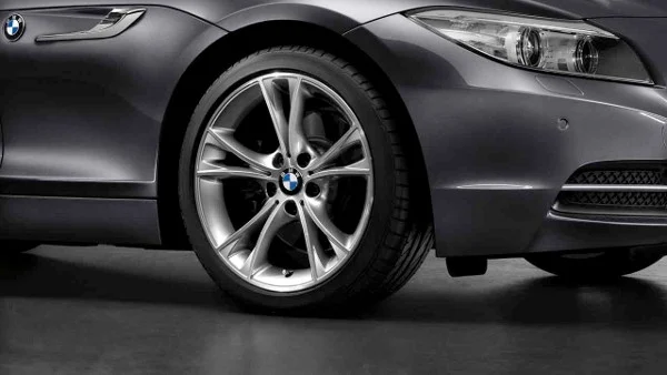 BMW Alufelge V-Speiche 515 silber/glanzgedreht 8,5Jx18 ET40 Z4 E89