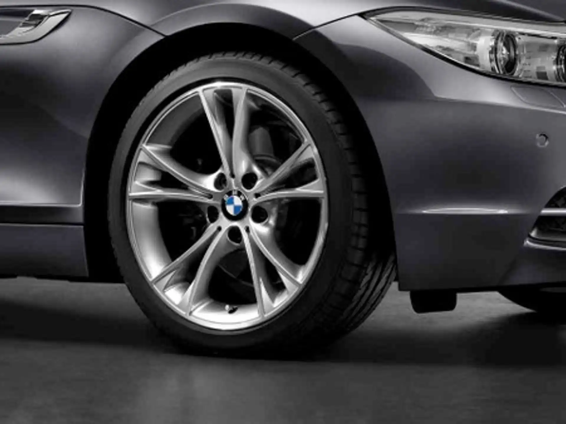 BMW Alufelge V-Speiche 515 silber/glanzgedreht 8,5Jx18 ET40 Z4 E89