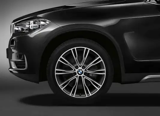 BMW Alufelge Individual V-Speiche 551 orbitgrau/glanzgedreht 10J