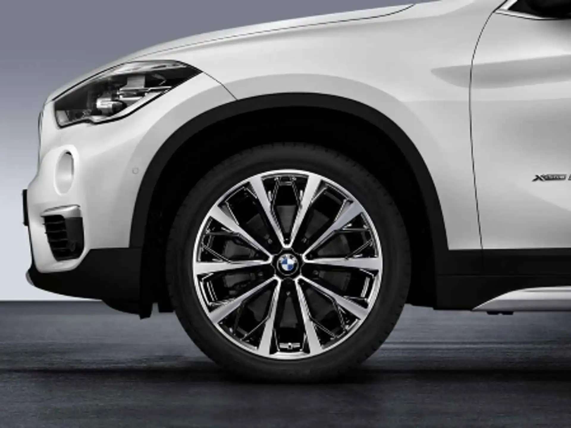 BMW Alufelge V-Speiche 573 schwarz/glanzgedreht 8Jx19 ET47 X1 F48 X2 F39