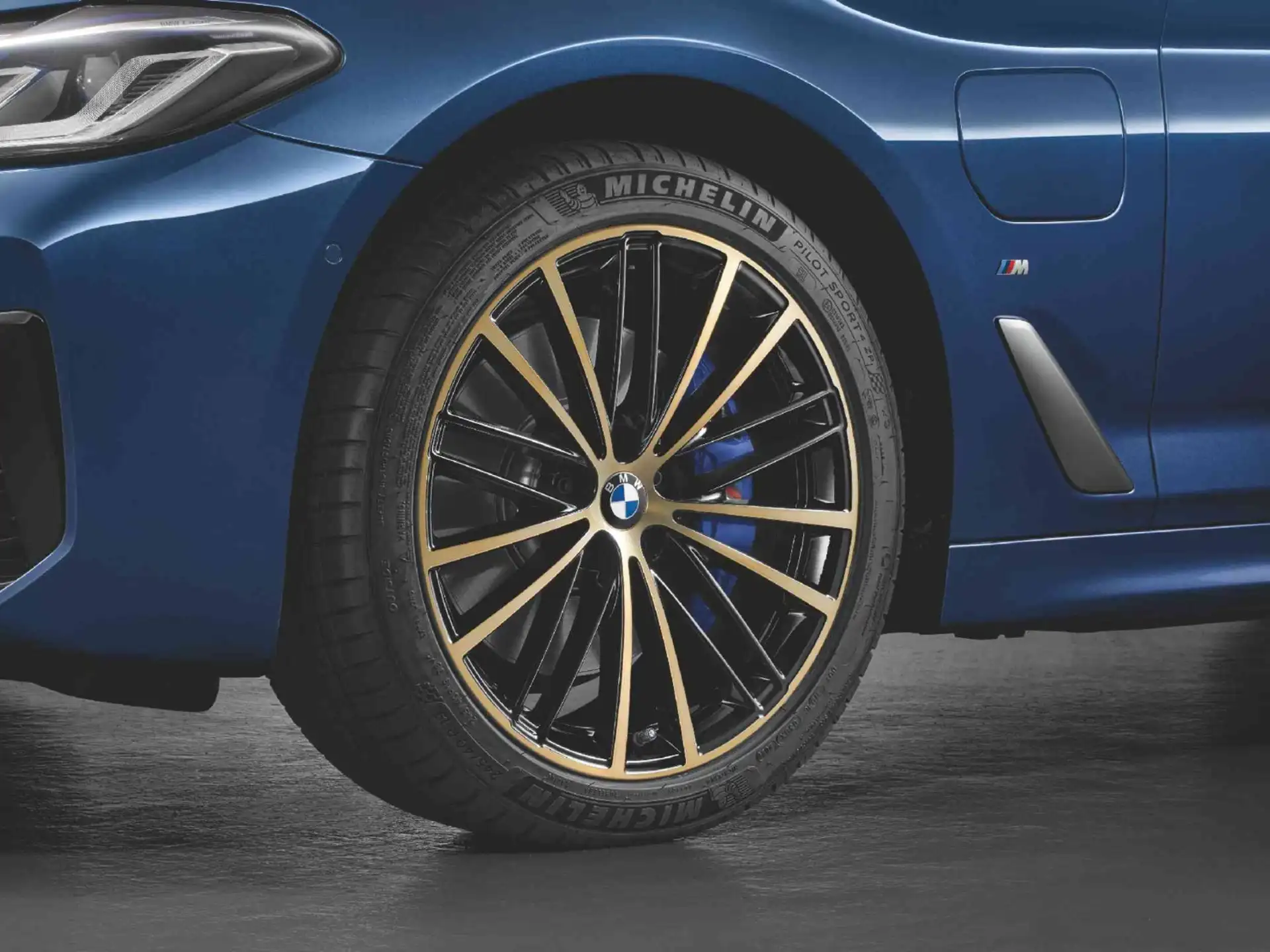 BMW Alufelge V-Speiche 635 bicolor (night gold/hochglanzpoliert) 9Jx19 ET44 5er G30 G31